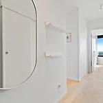 Appartement Luxurious Retreat Balcony & Pool Access Luxemburg