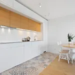 Luxurious Retreat Balcony & Pool Access * Luxemburg