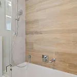 Luxurious Retreat Balcony & Pool Access Apartment *