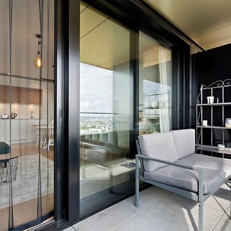 Luxurious Retreat Balcony & Pool Access דירה לוקסמבורג