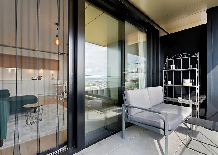 Luxurious Retreat Balcony & Pool Access Appartement Luxembourg