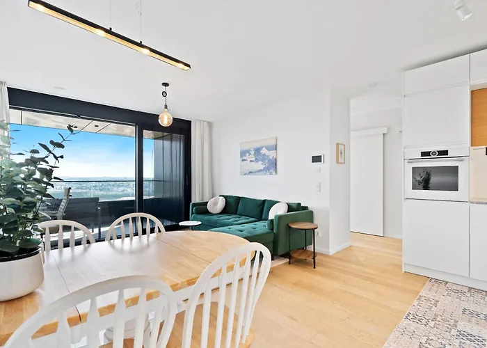 Luxurious Retreat Balcony & Pool Access * ルクセンブルク