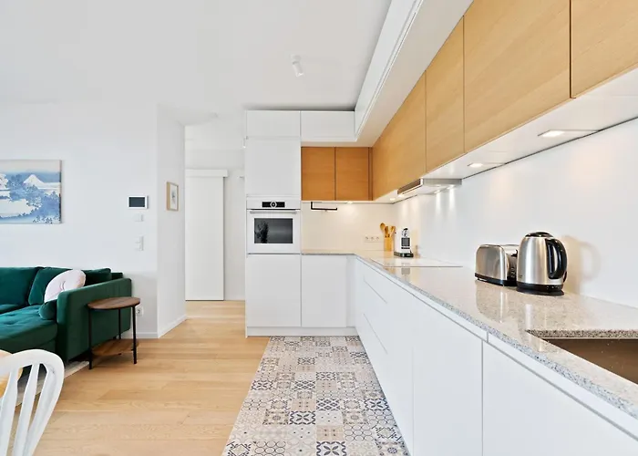 Luxurious Retreat Balcony & Pool Access Luksemburg